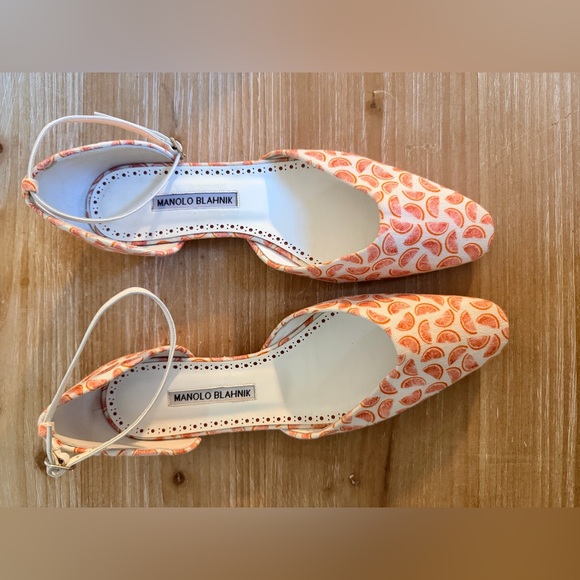 Manolo Blahnik Shoes - Manolo Blahnik Orange Patterned Flats